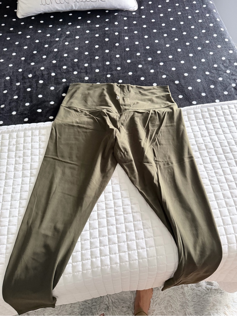EUC Lululemon Align Leggings Dark Olive color 28”